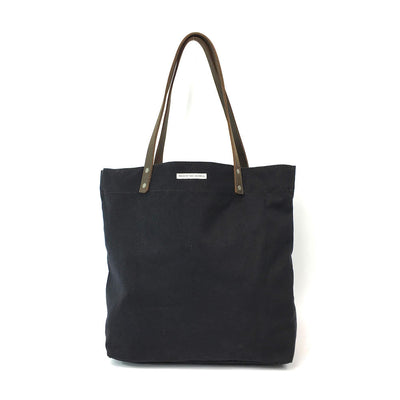 day tote. made by free woman. tote bags canvas. tote bags wholesale. tote bags for school. tote bag with zipper. high quality tote bags. canvas tote bags with zipper. eco bags.